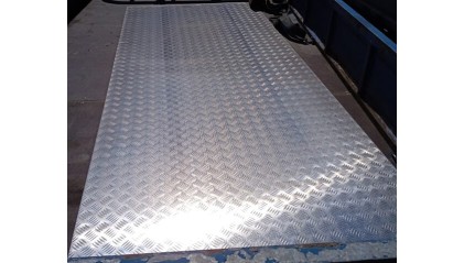 лист алюминиевый рифленый квинтет 1,5 мм АМц купить в Волгограде