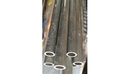 Трубу алюминиевую прессованную 85x10 мм А7 купить в Волгограде