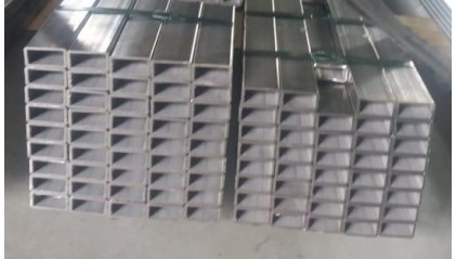 трубу нержавеющую профильную Б/Ш прямоугольную 30x10 2,5 мм AISI 304 купить в Волгограде