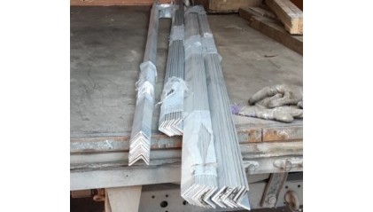 уголок алюминиевый равнополочный 100x100х12 мм 1925 купить в Волгограде