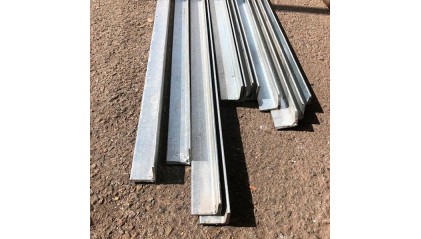 уголок стальной оцинкованный неравнополочный 100x63x7 мм 09Г2С купить в Волгограде