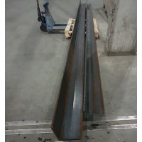 Уголок стальной горячекатаный равнополочный 28x28x3 мм С235 ГОСТ 8509-93