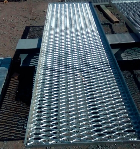 Лист стальной просечно-вытяжной ПВЛ 406 4x1000x2000 мм Ст3 ГОСТ 8706-78 фото