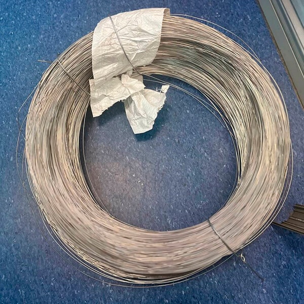 Проволока нержавеющая пружинная 3 мм 12Х18Н10Т ТУ 3-1002-77 фото