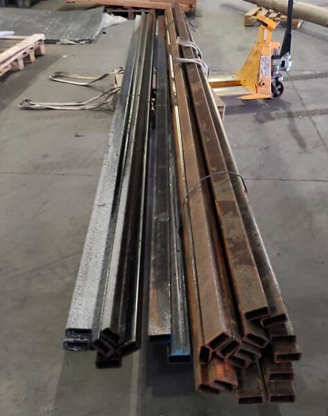 Труба стальная профильная бесшовная прямоугольная 40x20x2 мм Ст10 ГОСТ 13663-86 фото